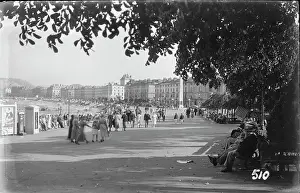 Stroll: Seaside Promenade in the Past