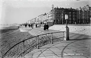 Pebbles: Seaside Stroll in Hastings