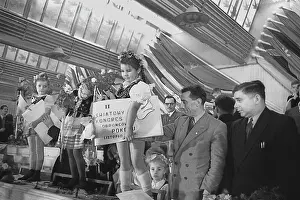 Supporters: Second world congress of peace supporters, 1950