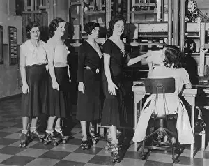 Messenger: Secretaries on roller skates, 1932