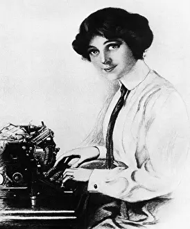 Typewriter: Secretary at the typewriter, around 1900