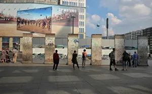 Potsdamerplatz: Section of the Berlin Wall in the Potsdamerplatz