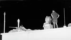 Vigils: Secure items to the roof