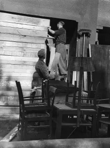 Replaced: Securing work after an air raid, 1943