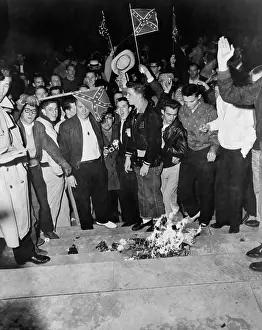 Tuscaloosa: Segregationist protest. White students burn ?