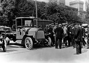Belong: Selection of cars for war purposes, 1914