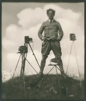 Koppitz: Self-portrait with cameras 1923(?)
