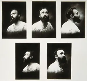 Sitter: Self portrait photograph with multiple mirrors system