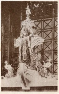 Selfridge: Selfridges Store, London - The Queen of Time