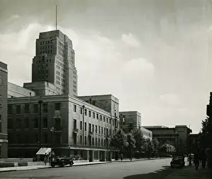 Owes: SENATE HOUSE LONDON