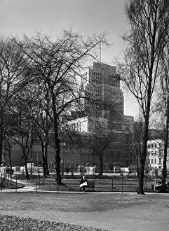 Owes: SENATE HOUSE LONDON