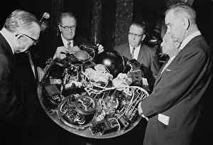 Tiros: Senate Majority Leader Lyndon Johnson is ?