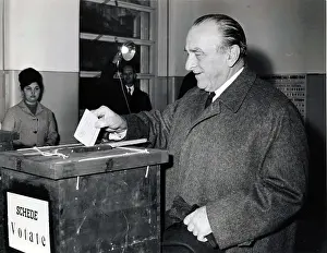 Merzagora: Senator Cesare Merzagora voting in Rome
