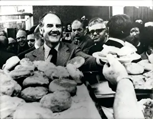Sampling: Senator George McGovern of USA in a cafeteria