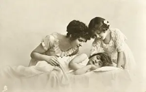 Nightie: Sentimental Postcard - Mother and daughters