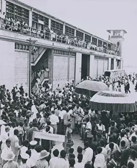Asante: September 1963 - Return Of The Asantehene - Crowds