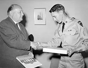 Sanctions: US sergeant is honoured for prolongation of his service in B