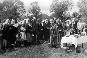 Believers: Service in the occupied Gschatsk, 1942