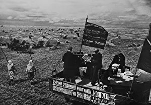 Lcgr1507: Setting the district newspaper, Collective Farmer