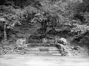 Ebbing: Settle, the Ebbing and Flowing Well 1921