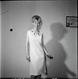 Derived: Sewing costumes, dress, collar, embroidery, woolen dress