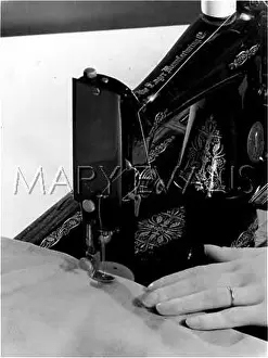 Hemline: SEWING A HEMLINE