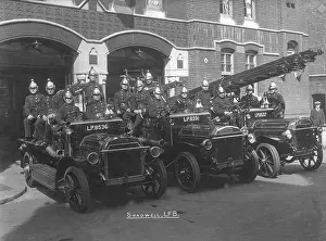 Shadwell: Shadwell Fire Station crew and fire engines on display