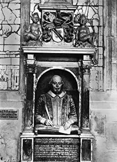 Stratford: Shakespeare monument in Stratford-upon-Avon