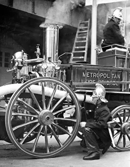 Shand: Shand Mason MFB steam pump and crew