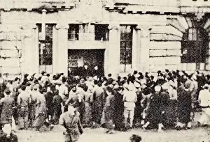 Demonstrate: Shanghai Students Demonstrate in Front of the
