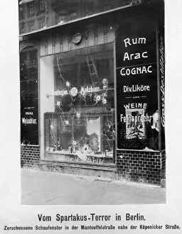 Affected: Shattered shop windows in Berlin, 1919