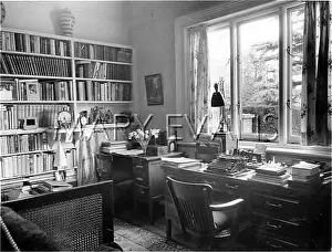 Ayot: SHAW'S STUDY