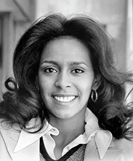 Frazier: Sheila Frazier - actress