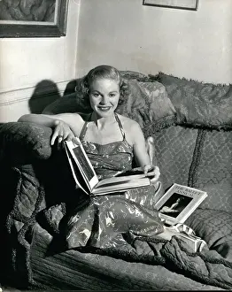 Oneil: Sheila O'Neill, young dancer, London