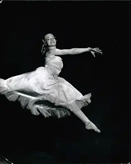 Polio: Sheila O'Neill, young dancer, London
