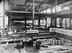 Girders: The shell construction of the goods and passengers hall of N