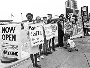 Boycotting: Shell petrol boycott