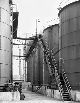 Crude: The Shell refinery in Hamburg, 1932