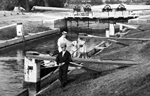 Shepperton: Shepperton Lock, River Thames, Victorian period