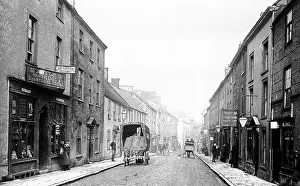 Shampooing: Shepton Mallet High Street