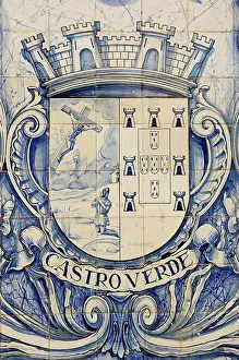 Pray: Shield tile. Castro Verde. Portugal