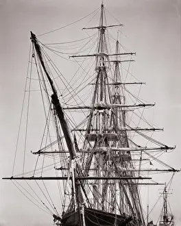 Spar: Ship-Rigged Sailing Ship with Three Masts and