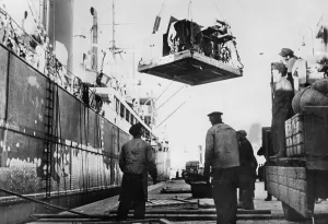 Unloaded: Ship unloading during the resettlement of Baltic Germans