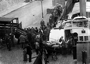 Consumer: A shipload of pigs, 1914