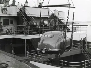 Fishguard: SHIPPING CAR BY FERRY