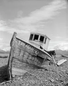 Stamina: Shipwreck Wooden Ship Falling