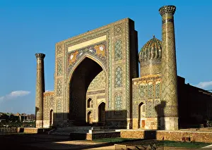 Madrasa: Shir Dor Madrasa