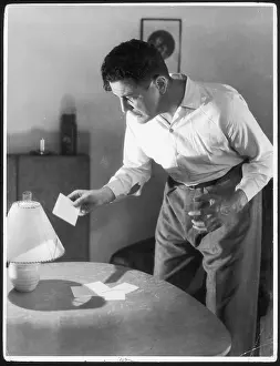Incredulous: SHOCKED MAN 1930S