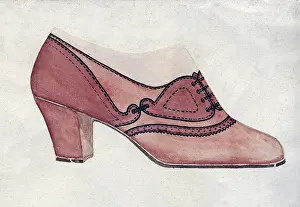 Maroon: Shoe design in maroon and pink