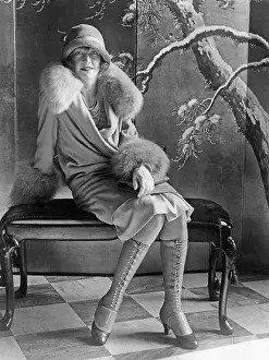 Ankle: Shoe fashion, 1928